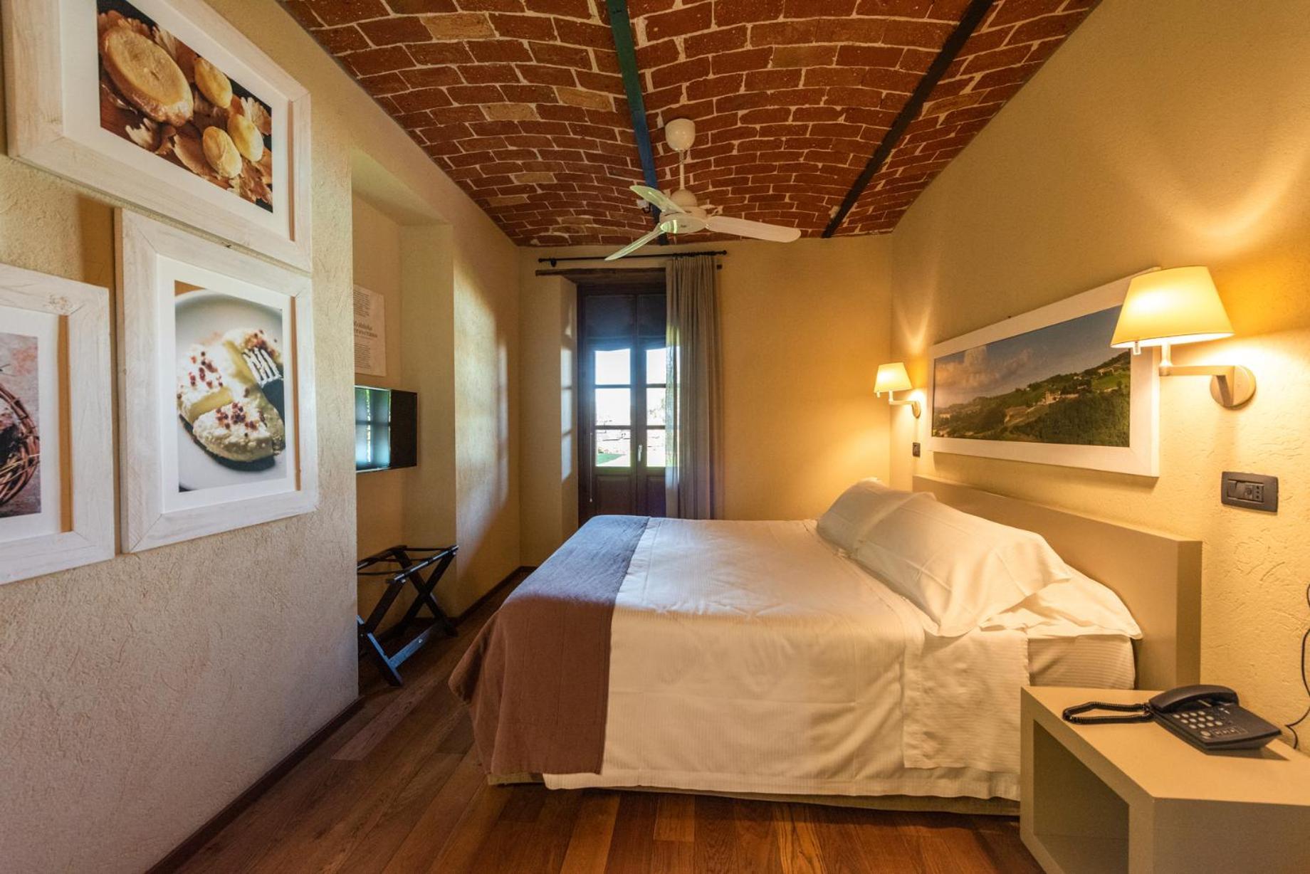 Villa I Tre Poggi Dimora Di Charme Canelli Exterior foto